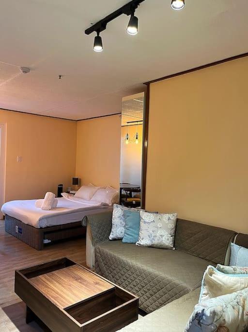 Apartment Cozy Unit In Zone Vill Condominium-montinola Subdivision